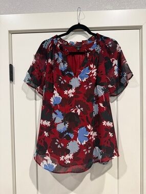 Ann Taylor Factory Red Floral Short Sleeve Blouse